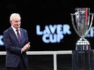 Slavný tenista Rod Laver pi vyhláení celkového vítze Laver Cupu v Praze....