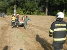 Zásah v obci Řemíčov, kde traktor spadnul na 29letého muže.
