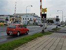 Pes opraven pejezd v Kromi se auta houpaj