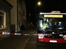 Na autobus s cestuj�c�mi n�kdo vyst�elil (27.9.2017)