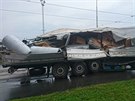 V Olomouci narazil na pejezdu osobní vlak do návsu kamionu. Nehoda zastavila...