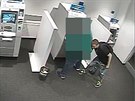 Olomout policist ptraj po zlodji, kter se pokusil okrst u bankomat...