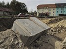 Lokalita ve Stříbře, kde má vyrůst nová mateřská školka, ukrývala náhrobky a...