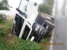 Nehoda mezi Blíejovem a Chotimí. Nákladní auto skonilo v píkopu. (19.9....