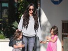 Megan Foxová a její synové Bodhi a Noah (Malibu, 1. kvtna 2017)