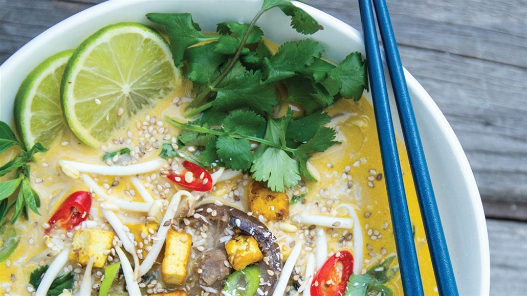 Miso polévka s rý�ovými nudlemi a mo�skou �asou