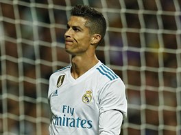 Cristiano Ronaldo z Realu Madrid a jeho nespokojený výraz.