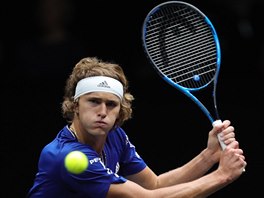 Nmeck tenista Alexander Zverev v duelu Laver Cupu s Denisem Shapovalovem. z...