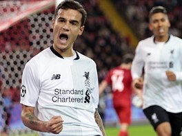 VYROVNAL JSEM. Liverpoolsk Philippe Coutinho se raduje z glu, kterm na...