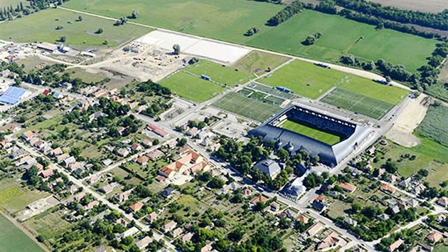 Ma�arsk� vesnice Felcs�t na pohledu z letadla.