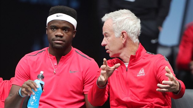 CENN RADY. Frances Tiafoe poslouch pokyny, kter udl John McEnroe.