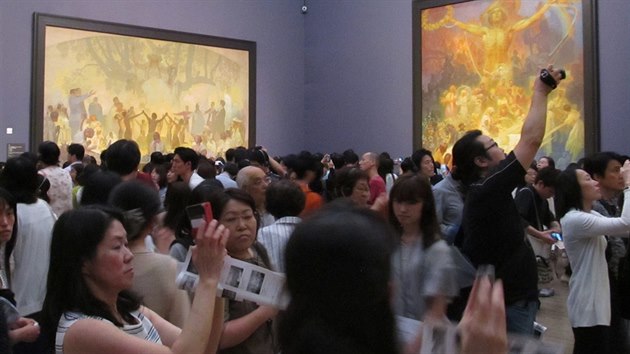 Muchova Slovansk� epopej byla na ja�e 2017 k vid�n� v Japonsku. B�hem t�� m�s�c� v�stavu nav�t�vilo v Tokiu 650 tis�c lid�. 