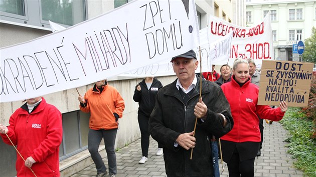 Ostravsk demonstrace finannka Pavla Krpy proti Zdeku Bakalovi mla velmi nzkou ast. (20. z 2017)