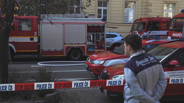 V arelu rektortu brnnsk Masarykovy univerzity explodoval automobil na plynov pohon (28. z 2017).