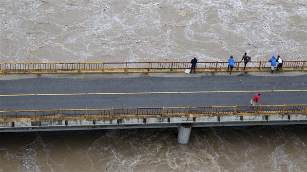 Hurikán Maria způsobil rozvodnění řeky Soco u města El Seibo v Dominikánské republice. (21. září 2017)