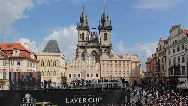 Tm Evropy a vbr zbytku svta na zahjen Laver Cupu na Staromstskm nmst v Praze