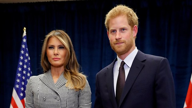 Prvn dma USA Melania Trumpov a princ Harry se seli ped zatkem her Invictus Games (Toronto, 23. z 2017).