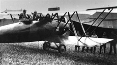První eskoslovenské vojenské letadlo molík s ásten odkrytovaným motorem