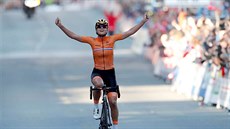 I se sedený pravým bokem to Chantal Blaaková dokázala a v Bergenu se stala...