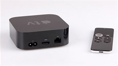 Všechny porty Apple TV. Přibalený USB - Lightning kabel slouží pro nabíjení...