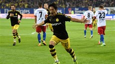 �ind�i Kagawa slaví gól Dortmundu v Hamburku.