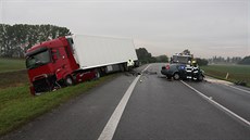 Na silnici mezi Hutnovicemi a Starým Mstem se stala tragická dopravní nehoda.