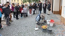 Stolpersteine, tedy takzvané kameny zmizelých, nov na dvou místech v Loticích pipomínají idovské obyvatele, kteí zahynuli bhem holokaustu. Na snímku kameny za rodinu Knöpfelmacherovu.