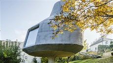 Autorem Domu v sadu je architekt Jan �épka.