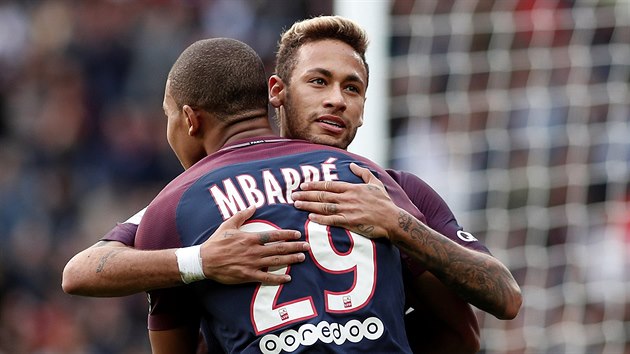 Kylian Mbapp s Neymarem slav est gl Paris Saint-Germain v sti Bordeaux.