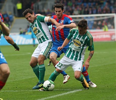 Te jsou z nich spoluhrái. Plzeský Milan Havel (uprosted) míí na hostování do Bohemians, kde se potká s Josefem Jindikem (vlevo) i Antonínem Vaníkem.