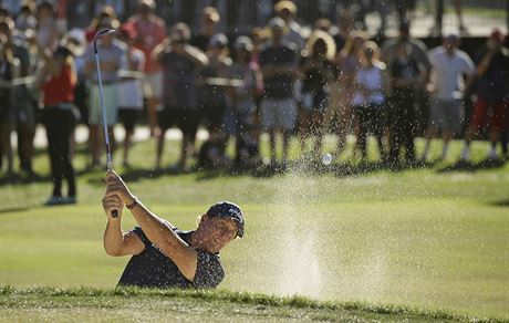 Phil Mickelson vyhrv na turnaji Safeway Open mek z psenho bunkeru.