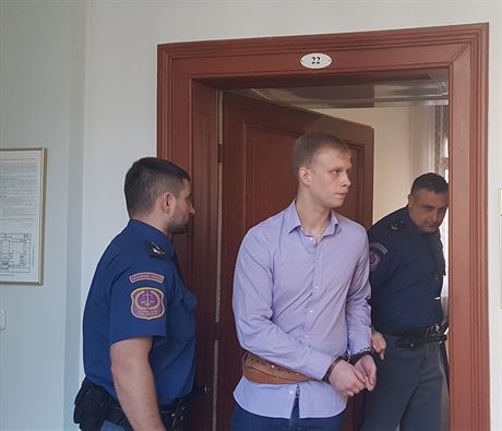 Miloslavu Halsbergerovi hrozí za loupe a dvanáct let vzení. (9. 10. 2017)