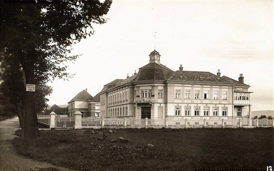 Někdejší podoba budovy okresního úřadu a později i  moravskotřebovské nemocnice