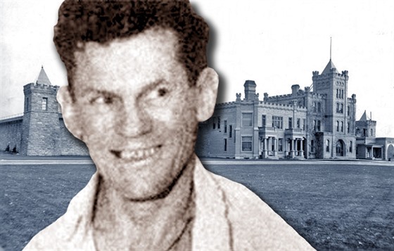 Vrah John Deering na snímku z 31. října 1938, kdy byl popraven ve věznici Sugar...