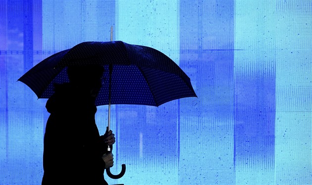 Déšť zasáhne téměř celé Česko, přeháňky se udrží i o víkendu
