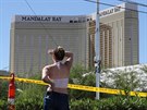 Hotel Mandalay Bay, z nho Stephen Paddock stílel na návtvníky country...