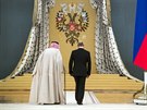 Saúdský král Salmán bin Abd al-Azíz pi setkání s ruským prezidentem Vladimirem...
