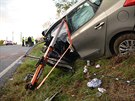 P�i �eln�m st�etu dvou osobn�ch voz� nedaleko st�edo�esk�ch Veltrus zem�ela...