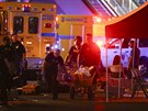 Policie zasahuje na koncert v Las Vegas, kde stelec zabil desítky lidí. (2....