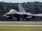 Americké stroje F-22 Raptor na základn Lakenheath v Británii