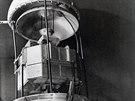 Sputnik 1 váil 83,5 kilogram. Zemi obíhal ti týdny ve výce 250 kilometr...
