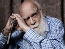 Kanadsko-americký jevitní kouzelník a vdecký skeptik James Randi