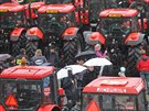 Spanilé jízdy do novoměstské Vysočina Areny se zúčastnilo celkem 134 traktorů....