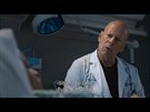 Bruce Willis jako doktor Paul Kersey. Thriller Pání smrti
