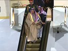 Saúdskému královi se v Rusku rozbil jeho zlatý eskalátor, z letadla musel po...