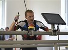 Biatlonista Ondej Moravec testuje v Jablonci nad Nisou jízdu na kolekových...