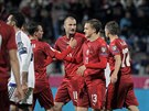 etí fotbalisté oslavují gól Jana Kopice (druhý zprava) do sít San Marina.