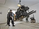 Sthování tiskaského stroje do muzea v Plzni bylo nároné. (23. 9. 2017)