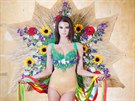 eská Miss Earth 2017 Iva Uchytilová v kostýmu enská hrdinka od Davida Hanykýe