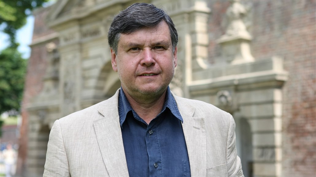 Profesor P�írodov�decké fakulty Univerzity Palackého v Olomouci a zárove�...